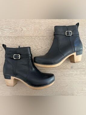 Dansko Anya Clog Boot in Black Sz 40 / 9.5